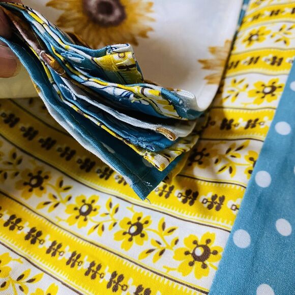 Matilda Jane Table Runner and Cloth Napkins - Picture 6 of 6